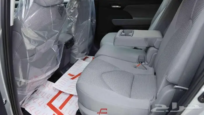 تتوفر فئات هايلاندر 2025 اصفارلمبيعات النقد والبنك بربح0.35 7