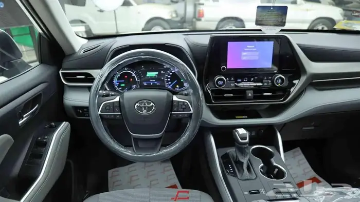 تتوفر فئات هايلاندر 2025 اصفارلمبيعات النقد والبنك بربح0.35 16