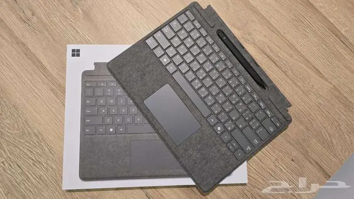 Microsoft surface Pro 11 keyboard and mouse 3