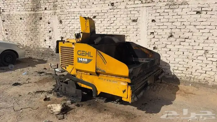 معدات الايجار اسفلت و تربة 9