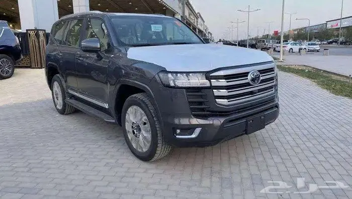 لاندكروزر GXR3 بنزين 2025 2
