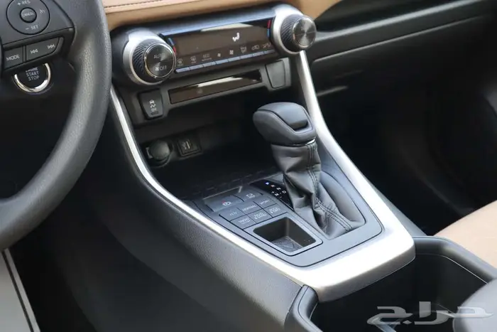 تويوتا راف فور فتحة XLE بنزين 2025 سعودي اقل سعر 3