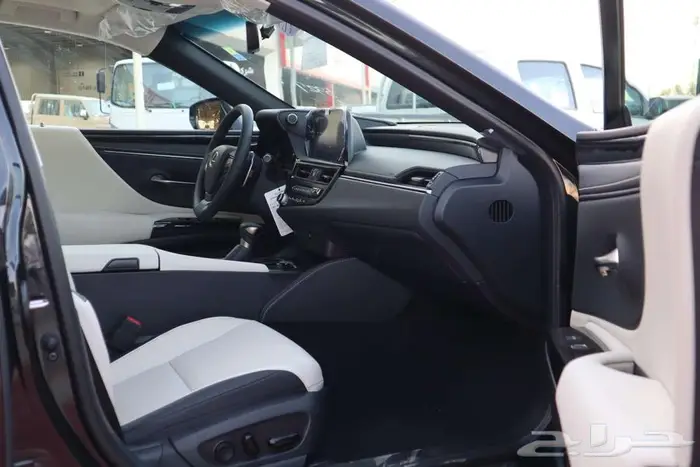 لكزس ES250 ستاندر 2025 بنزين سعودي 8