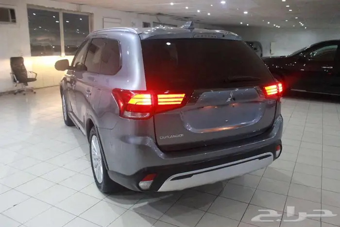 ميتسوبيشي اوتلاندر 2020 رصاصي بطاقة جمركية 22