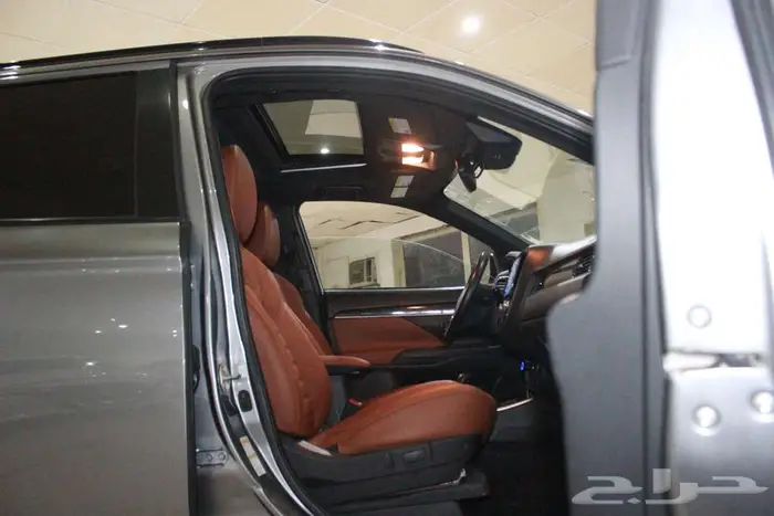 ميتسوبيشي اوتلاندر 2020 رصاصي بطاقة جمركية 38