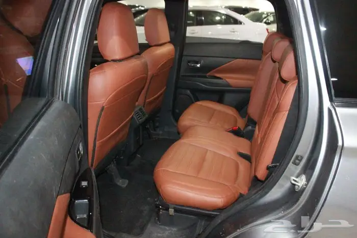 ميتسوبيشي اوتلاندر 2020 رصاصي بطاقة جمركية 45