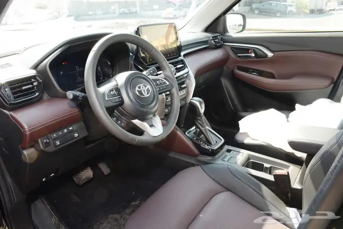 تويوتا أوربان 2026 ستاندر GL 1.5 بالنقد والتقسيط 9