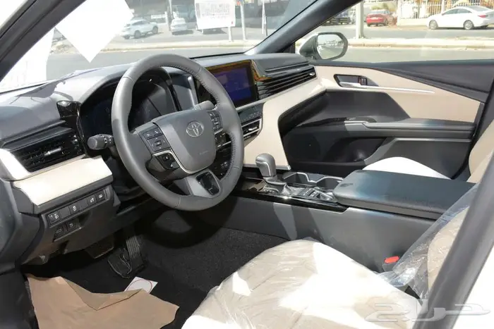 تويوتا كامرى 2025 LE هايبرد بانوراما بالنقد والتقسيط 6