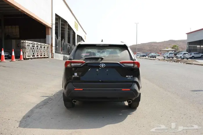 تويوتا راف فور 2025 XLE بنزين فتحة بالنقد والتقسيط 3