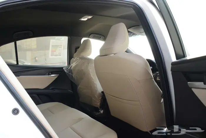 تويوتا كامري 2025 E ستاندر بنزين بالنقد او التقسيط 4