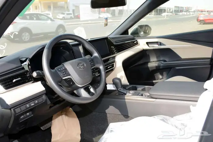 تويوتا كامري 2025 E ستاندر بنزين بالنقد او التقسيط 8