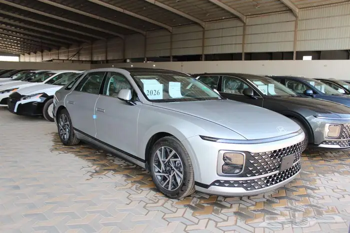 هونداي ازيرا كلاسك لون رمادي سماوي موديل 2026 1