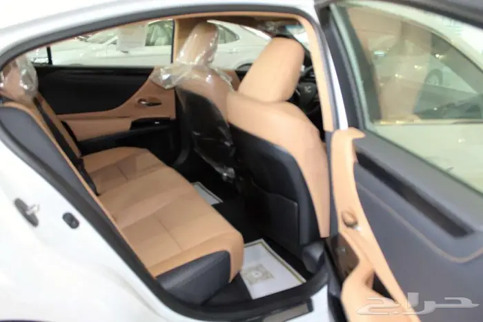 لكزس - ES250 AA -خليجي-2025-جناح-تشغيل عن بعد-ازياق جانبيه 15