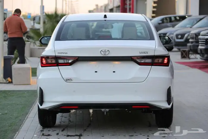تويوتا يارس y استاندر 2026 10