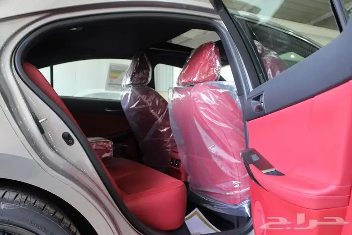 لكزس - is 350 - F Sport - فل كامل - خليجي - 2025 16