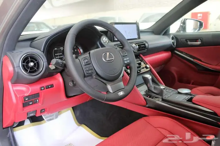 لكزس - is 350 - F Sport - فل كامل - خليجي - 2025 17