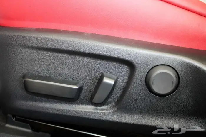 لكزس - is 350 - F Sport - فل كامل - خليجي - 2025 18