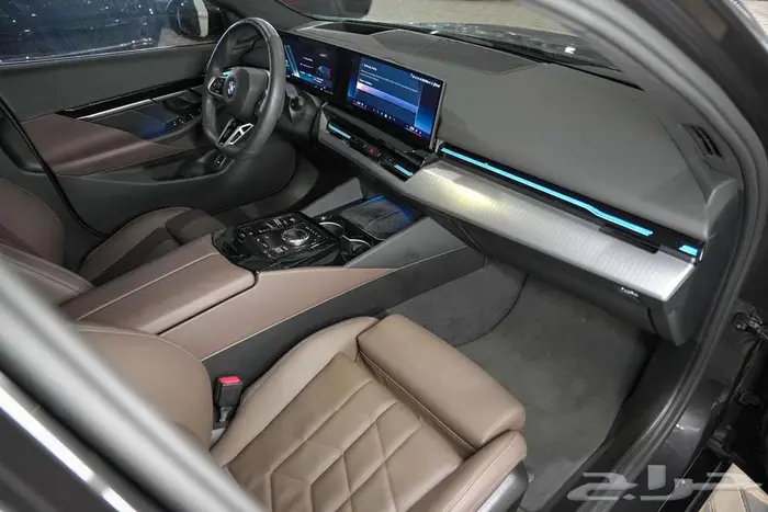 بي ام الفئة الخامسة 520 - BMW520I M KIT sport 2024 21