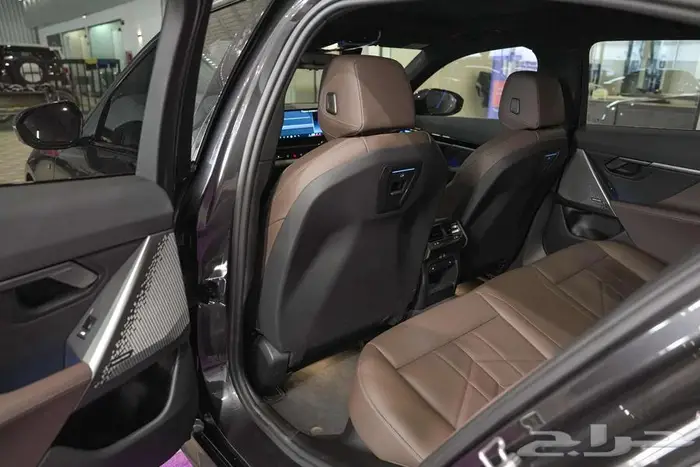 بي ام الفئة الخامسة 520 - BMW520I M KIT sport 2024 25