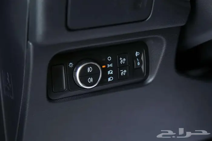 شريكك على الطريق فورد إيفرست 2025 XLS 6