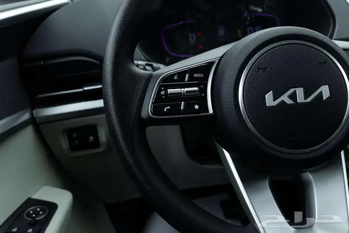 كيا كارينز GL اقل سعر علي التمويل مع الدمعان 2025 8