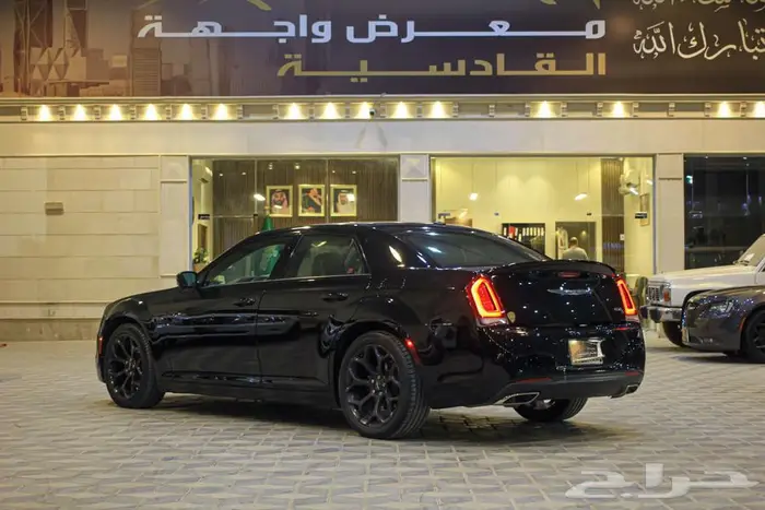 كرايزلر موديل 2020 S اسود 4