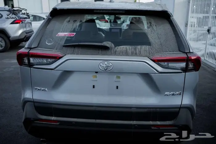 تويوتا راف فور دفع امامي بنزين 2025 ب 98.900 شامل الضريبة 3