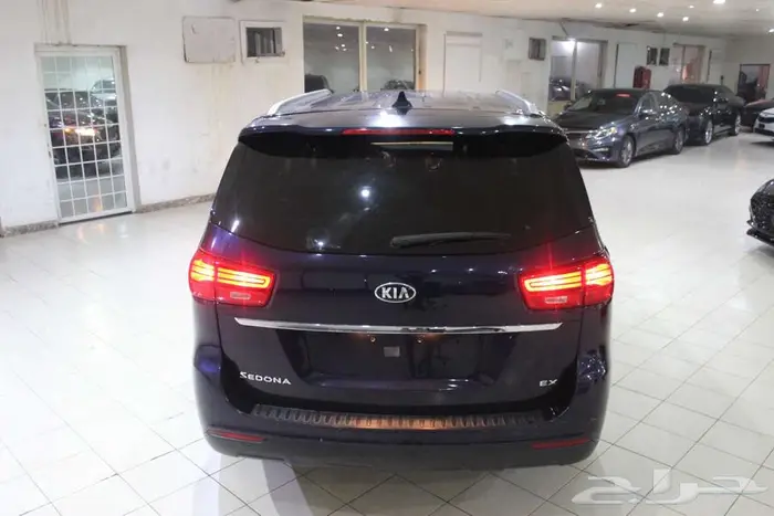 كيا كارنيفال 2020 ازرق بطاقة جمركية 10