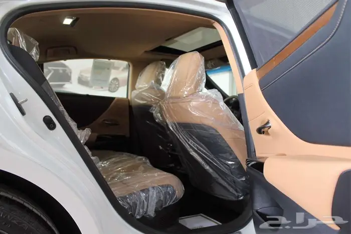 لكزس - ES300 Bh هايبرد - 2025 - نص فل - خليجي 9