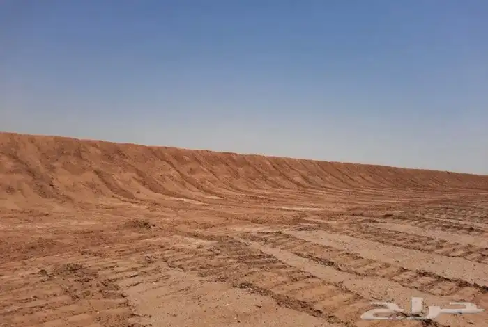 بلدوزر نظيف 155 حديث للايجار موجود في العماريه 3