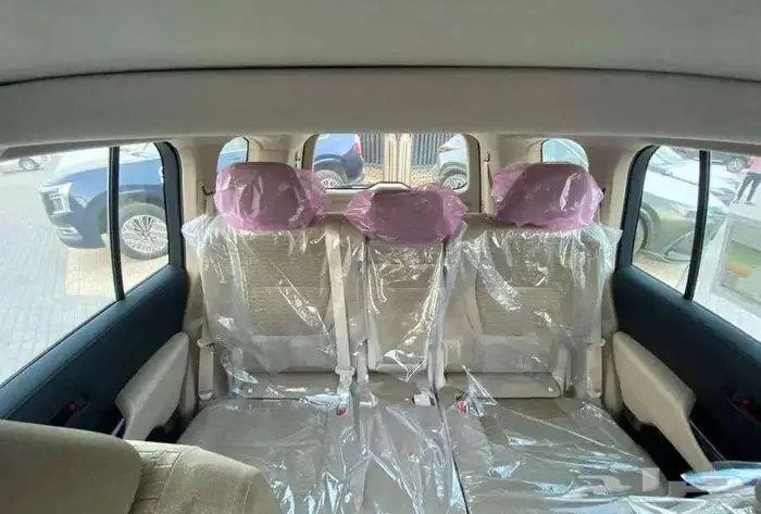 لاندكروزر GXR3 بنزين 2025 22