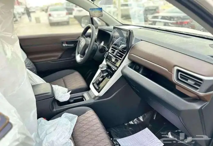 تويوتا انوفا GL 2.0 بنزين 2026 7