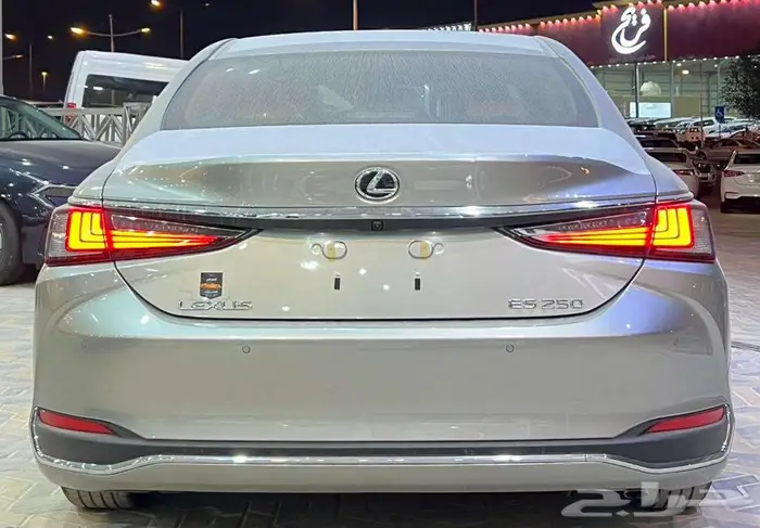 لكزس ES250 ستاندر 2025 اقل سعر اقساط او كاش 2