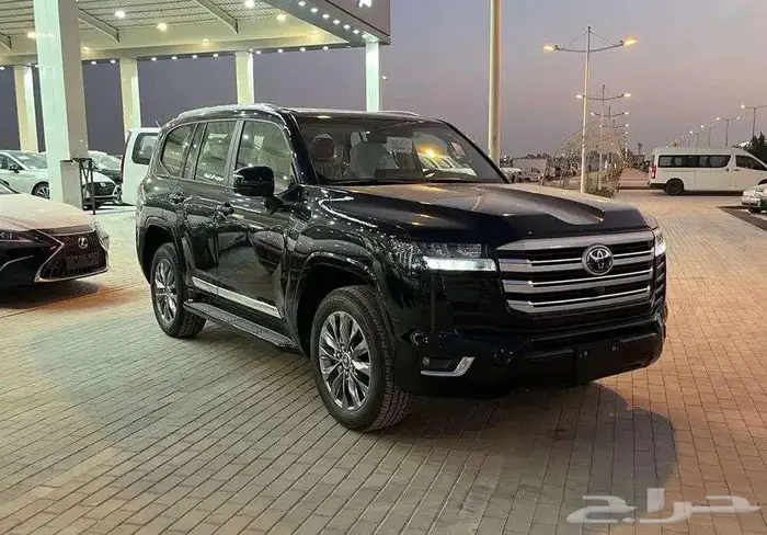 لاندكروزر GXR3 بنزين 2025 8