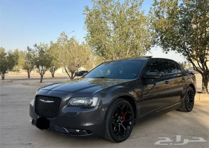 كرايسلر ممشى قليل بحالة ممتازة 1