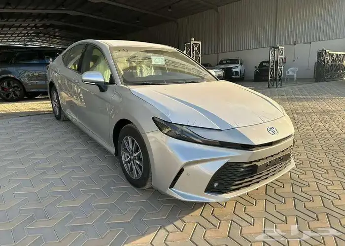 تويوتا كامري E بنزين 2025 6