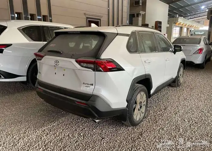 راف فور فتحه XLE هايبرد 2025 6