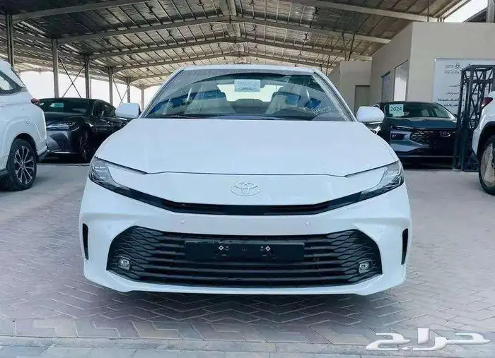 تويوتا كامري نص فل موديل 2025 كاش و اقساط 0