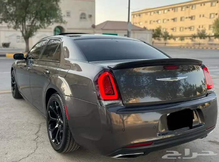 كرايسلر ممشى قليل بحالة ممتازة 17