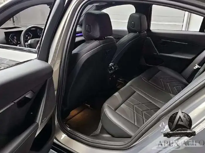 BMW 520 mkit 2025 Black Edition 16