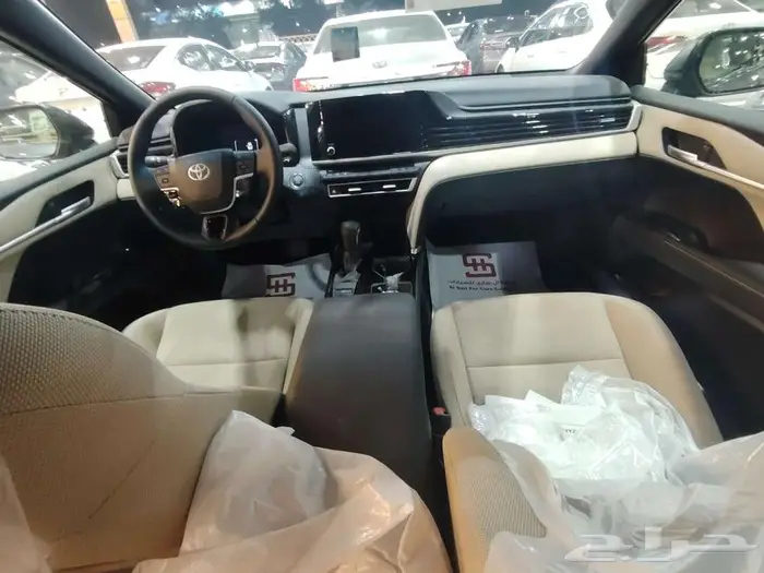 كامري LE بنزين موديل 2025 حبه فقط لون تيتانيوم 26