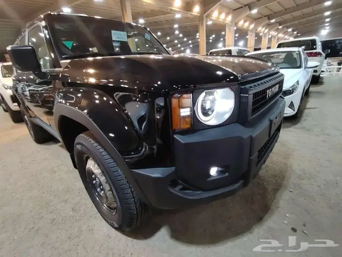 برادو TX موديل 2025 بنزين ستاندرد حبه فقط لون اسود 4