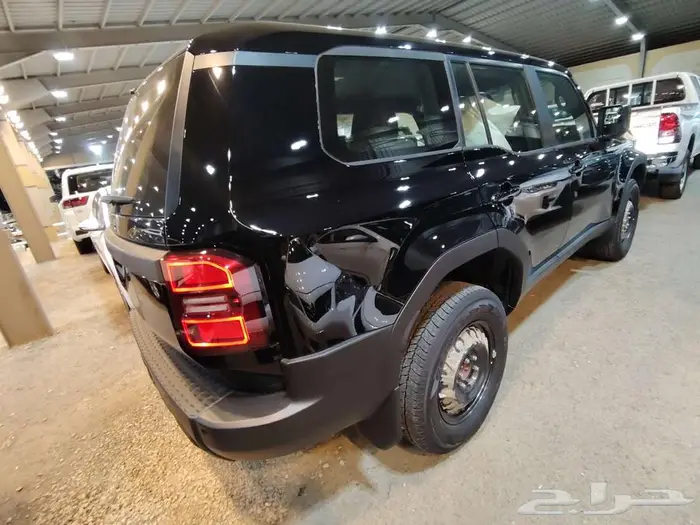 برادو TX موديل 2025 بنزين ستاندرد حبه فقط لون اسود 10