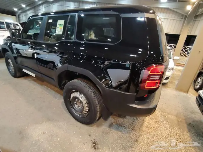 برادو TX موديل 2025 بنزين ستاندرد حبه فقط لون اسود 14