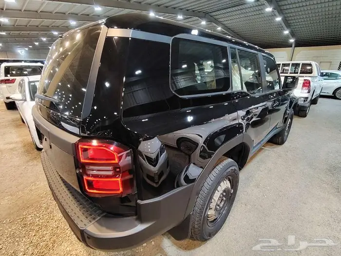 برادو TX موديل 2025 بنزين ستاندرد حبه فقط لون اسود 12