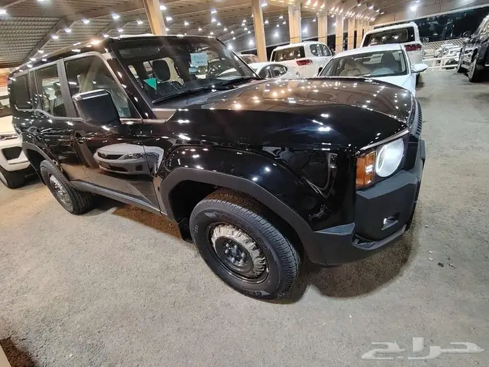 برادو TX موديل 2025 بنزين ستاندرد حبه فقط لون اسود 6