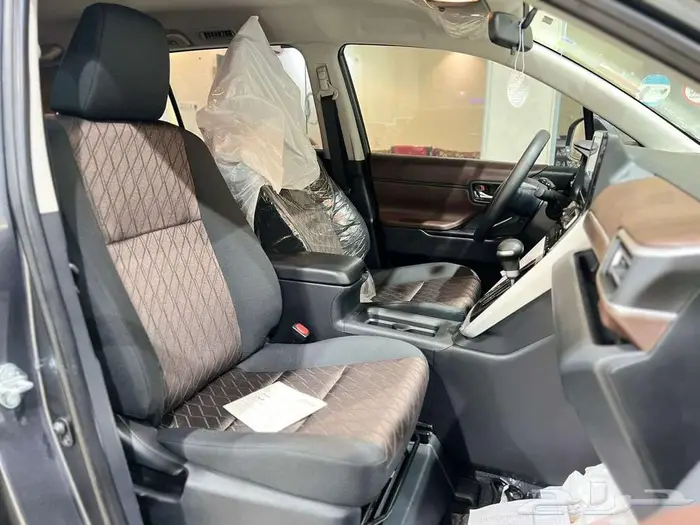 تويوتا انوفا بنزين موديل 2025 18