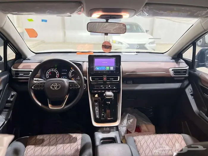 تويوتا انوفا بنزين موديل 2025 32