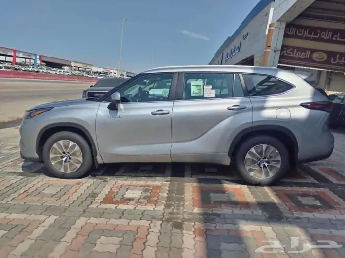 تويوتا هايلاندر 2025 GLE دفع رباعي عبداللطيف جميل 4