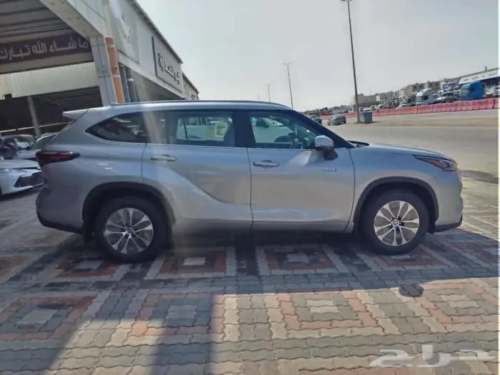 تويوتا هايلاندر 2025 GLE دفع رباعي عبداللطيف جميل 12